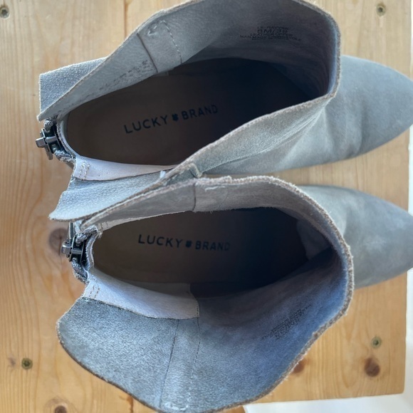 Lucky Brand Block Heel Ravynn Leather Booties Size: 8 - Picture 8 of 10